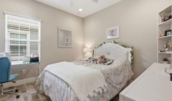 5565 SILVER SUN Dr, Apollo Beach, FL 33572