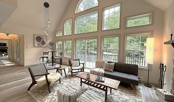 15 Shakespeare Dr, Albrightsville, PA 18210