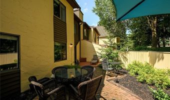 1094 HAMPTON RIDGE Dr, Akron, OH 44313