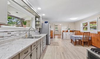 8893 LONGSWAMP Rd, Alburtis, PA 18011