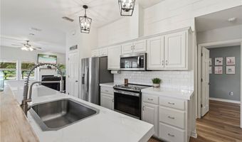 201 W Rhodes Ave, Aransas Pass, TX 78336