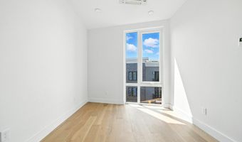 38 Hichborn 203, Boston, MA 02135