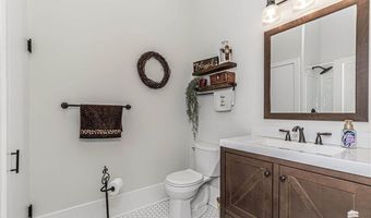 217 W 1st St, Abilene, KS 67410