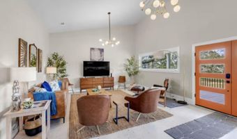 218 Thomas St, Bay St. Louis, MS 39520