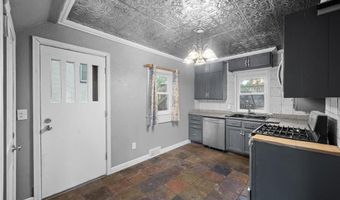 524 Madison St, Anoka, MN 55303