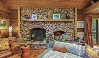 236 Surriner Rd, Becket, MA 01223
