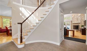 825 Woonsocket Hill Rd, North Smithfield, RI 02896
