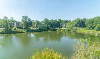 7628 WESTLAKE Ter 74, Bethesda, MD 20817