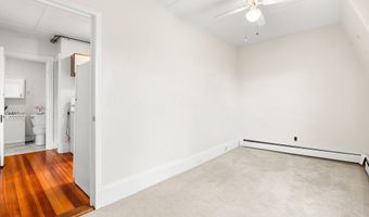 730 Hale St 3R, Beverly, MA 01915