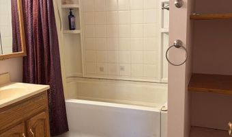 1020 Mallard Ln, Bethel, AK 99559