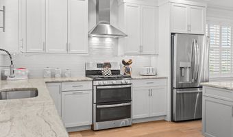 225 4th St, Beach Haven, NJ 08008