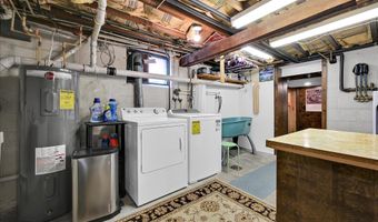 4 N CONESTOGA VIEW Dr, Akron, PA 17501