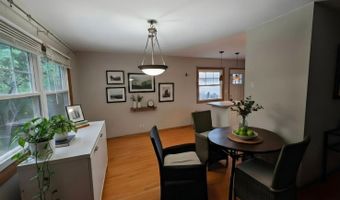 110 E Burr Oak Dr, Arlington Heights, IL 60004