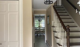 15 Royalwood Ct, Cheshire, CT 06410