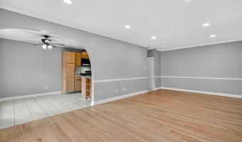 2616 N Windsor Dr 102, Arlington Heights, IL 60004