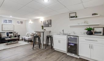 190 Oakbriar Farm Dr, Ballwin, MO 63021