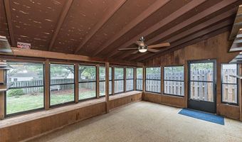 716 Reinke Rd, Ballwin, MO 63021