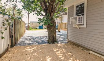 8 SHERMAN Dr, Claymont, DE 19703