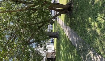 201 E 2nd St, Appleton City, MO 64724