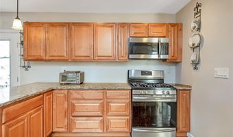 15 Bingham Pl, Amityville, NY 11701