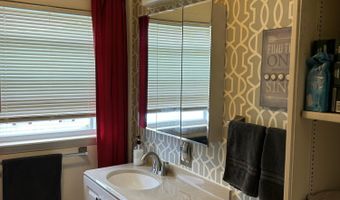 34 Sixth St, Auburn, ME 04210