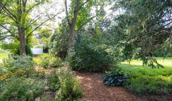 W2567 RIDGEBROOK Court, Appleton, WI 54915