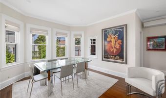 26 Narragansett Ave, Newport, RI 02840