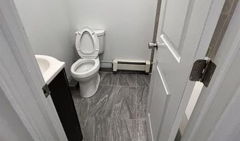 55 E 21ST St, Bayonne, NJ 07002