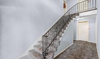 1026 Kehrs Mill Rd 4, Ballwin, MO 63011