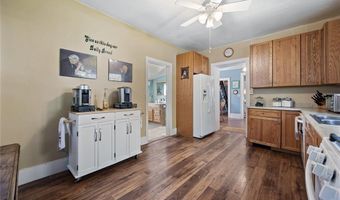 207 N Davis St, Anamosa, IA 52205