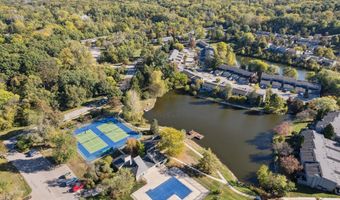 747 Peninsula Ct, Ann Arbor, MI 48105