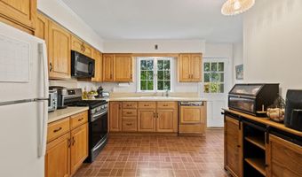 13 Provost Dr, Airmont, NY 10901