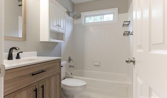2021 Sablewood Dr, Charlotte, NC 28205