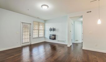 922 W Summerfield Glen Cir, Ann Arbor, MI 48103