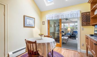 146 Bay View Ave, Bristol, RI 02809