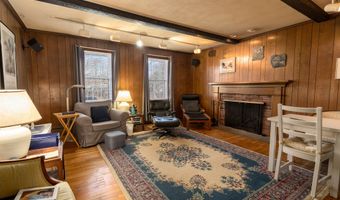 10 Corbin Cir, Branford, CT 06405