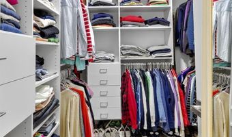 5610 GOLDEN ISLES Dr, Apollo Beach, FL 33572