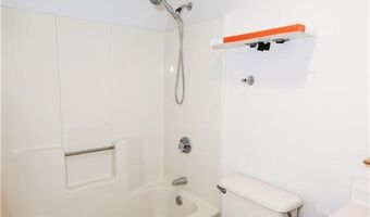 66 Girard Ave 106, Newport, RI 02840