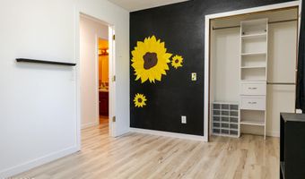 303 N Hudson Ave, Aurora, MO 65605