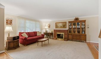 4703 EXETER St, Annandale, VA 22003