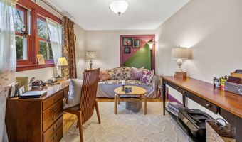 303 Beacon Hill Dr, Cheshire, CT 06410