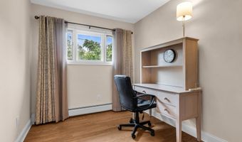 55 Drift Rd, Belford, NJ 07718