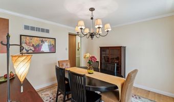 278 Oakleigh Woods Dr, Ballwin, MO 63011