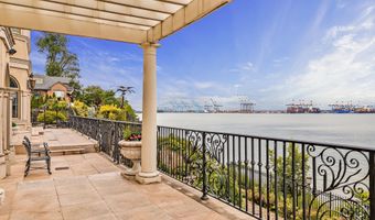 32 BENMORE Ter, Bayonne, NJ 07002
