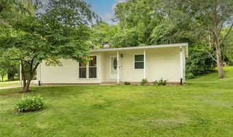 250 Sunset Dr, Ballwin, MO 63011