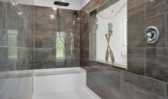 274 Rae Ln, Bonneau, SC 29431