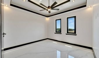 517 Treviso Dr, Apollo Beach, FL 33572