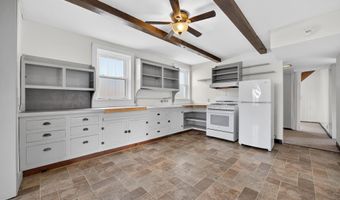 117 N Main St, Alma, WI 54610