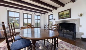 2180 Tower Hill Rd, North Kingstown, RI 02874