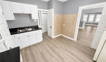 908 Work Dr, Akron, OH 44320